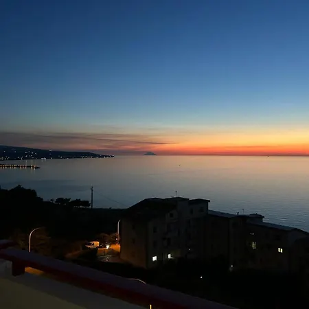 Tramonto Di Calabria בית הארחה פיצו